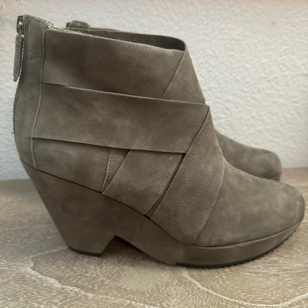 Eileen Fisher gray taupe suede wedge booties size 8.5